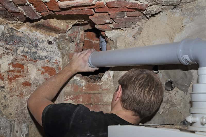 11 Main Sewer Line Clog Symptoms to Watch Out For